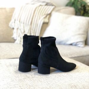 Aldo size 7 ankle booties with a slight heel
